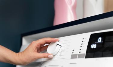 Эксперты по бытовой технике: дверцу стиральной машины лучше закрывать через несколько часов после стирки