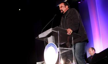 Стивен Сигал планирует познакомиться с Новосибирском