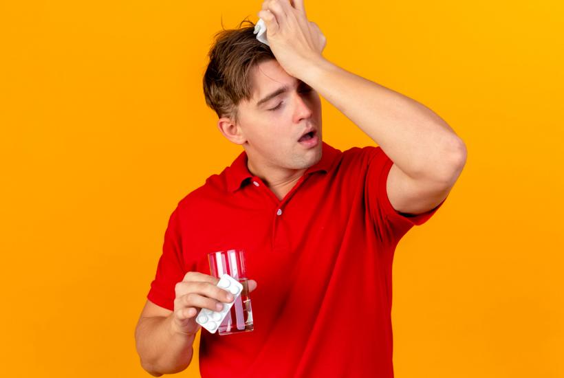 Человек плохо себя чувствует