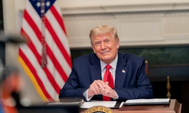 США закрывают двери для иностранцев? Новый указ Трампа резко усложняет получение визы H1-B