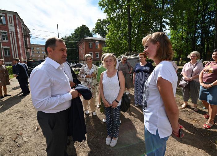 Игорь Брынцалов осмотрел ход благоустройства Наташинского Парка в Люберцах