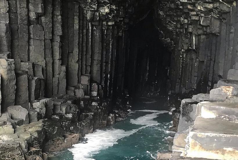 Фингалова пещера