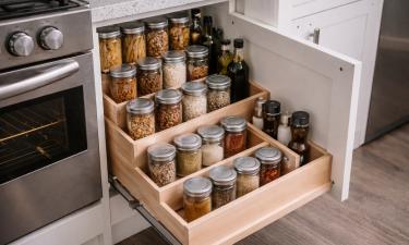 Даже на маленькой кухне есть слепые зоны: места, где спрятаны лишние сантиметры