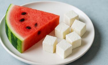 Сэндвич с сыром фета и арбузом: пикантная закуска, которая покорила интернет