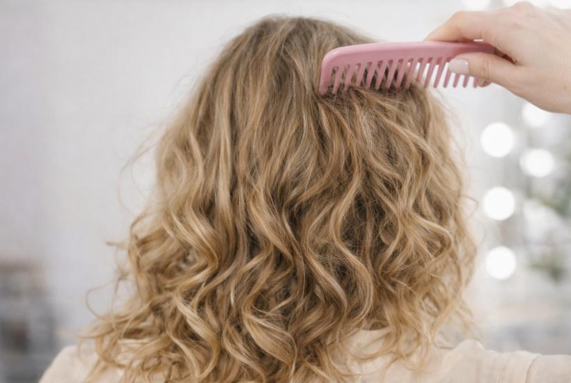 Укладка с локонами