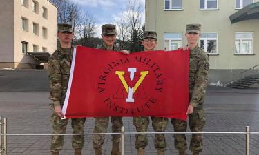 Министр обороны сбежала: литовская военщина осталась без предводителя