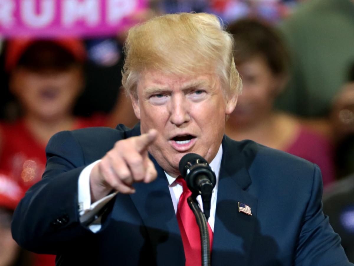 В США заменяют назначенных при Байдене послов — политолог Топорнин