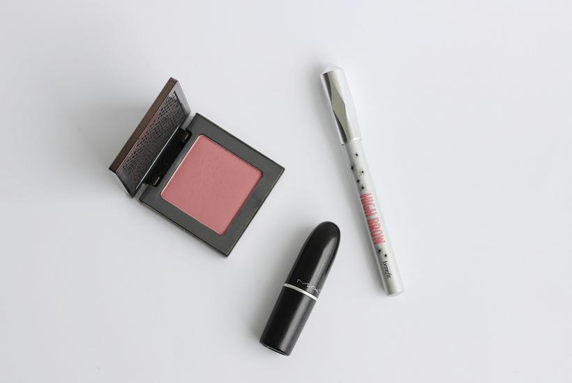 Помада, карандаш для губ, румяна