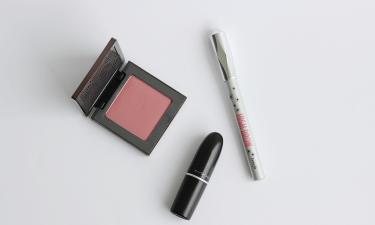 Пудровые румяна дольше держатся на жирной коже лица — Prozeny