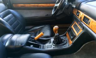 Почему автомобиль издает воющий звук на задней передаче: разбираемся в особенностях зубчатых шестерен