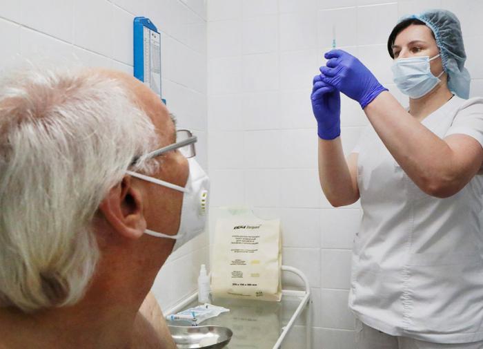 Смольный провалил кампанию по вакцинации