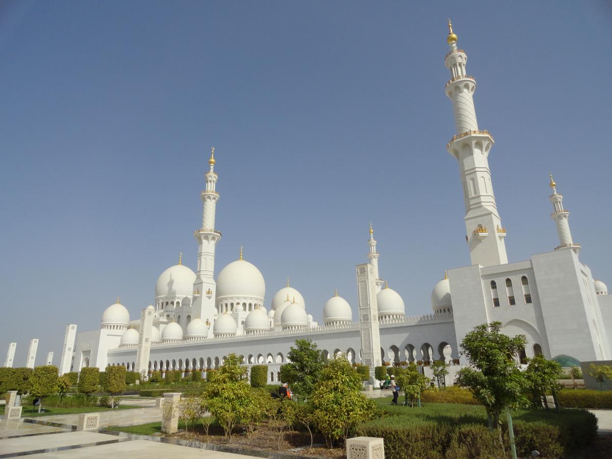 Строгие законы  добрые сердца: как Восток заставляет туристов пересмотреть привычки