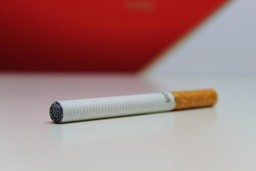Инициативу запретить табак рождённым после 2017 года выдвинул депутат Султан Хамзаев