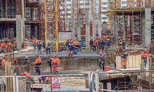 Жители Екатеринбурга на коленях обратились за помощью к Путину