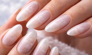 Ногти-облако ворвутся в 2026 год: главный нюд, который делает руки безупречными