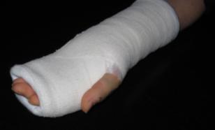 Травматолог Эфендиев считает, что наиболее опасными травмами при езде на электросамокатах считаются переломы в области коленного сустава