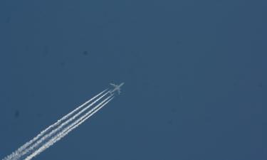 Инверсионные следы самолётов влияют на климат — учёные