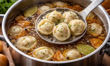 Обычная вода портит пельмени: один ингредиент делает их в разы вкуснее