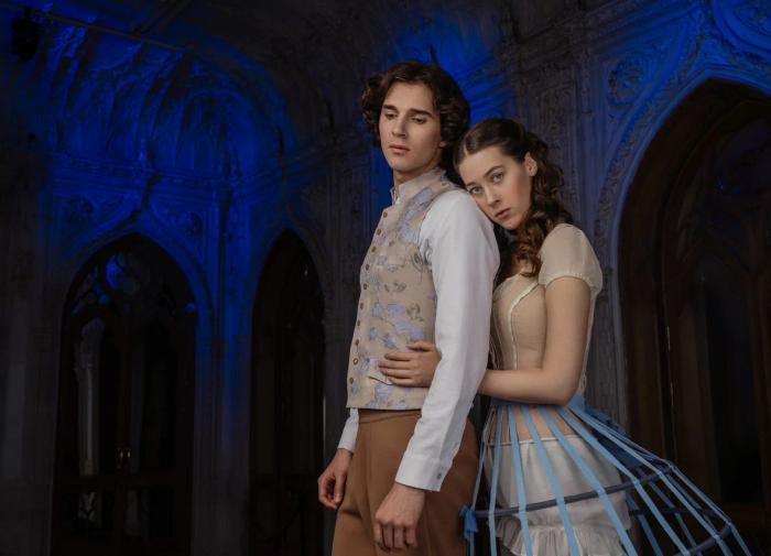 Новый Театр приглашает на ноябрьские праздники на спектакль "Гримёр"