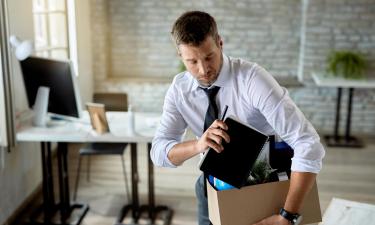 Трамп инициировал шторм: сколько чиновников лишатся рабочих мест