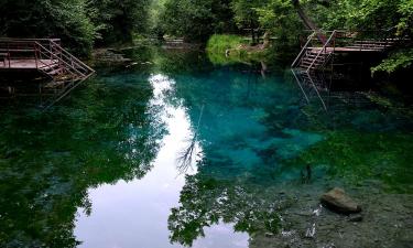 Голубые озера сохраняют природную прозрачность воды