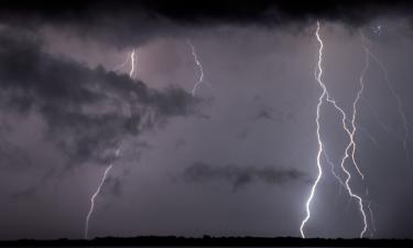 Чтобы молния не застала врасплох: что нужно знать каждому