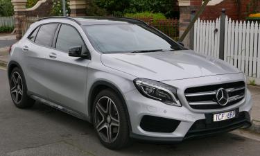 Владельцы Mercedes смогут участвовать в видеозвонках прямо за рулём — новая функция