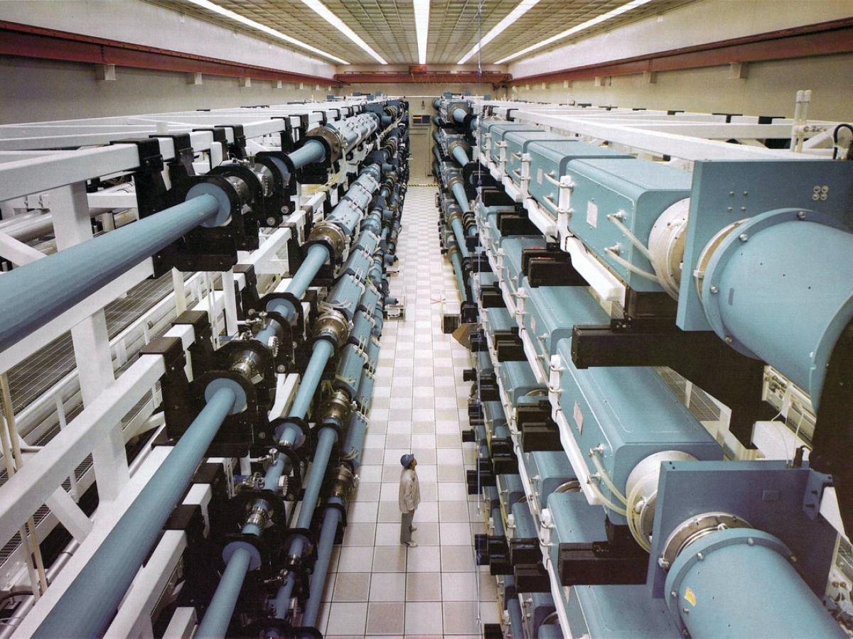 Термоядерные реакторы могут стать источником частиц тёмной материи вне плазмы  JHEP