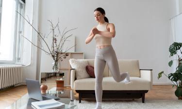 После 45 утро может быть бодрым: зарядка, которая запускает энергию без надрыва