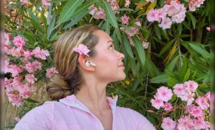 Дочь Дмитрия Маликова показала ноги без педикюра и ответила на критику