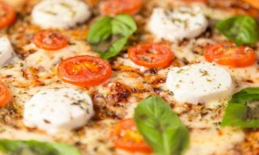 Владелица пиццерии Ai due re отследила французов, сбежавших без оплаты, по соцсетям