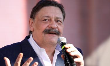 Живёт во Франции, но не отпускает Москву: что Дмитрий Назаров* решил не продавать