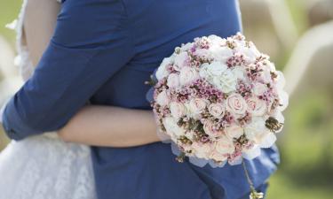 75-летний миллионер сыграл свадьбу с молодой сиделкой и внезапно скончался