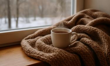 Пледы для дивана рекомендуют стирать раз в 1–2 месяца — Real Simple