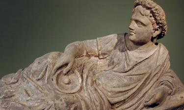 Невероятная находка в Италии: нетронутая этрусская гробница 7 века до н.э. раскрывает тайны