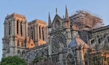 Пожар открыл в стенах Нотр-Дама скобы XII века