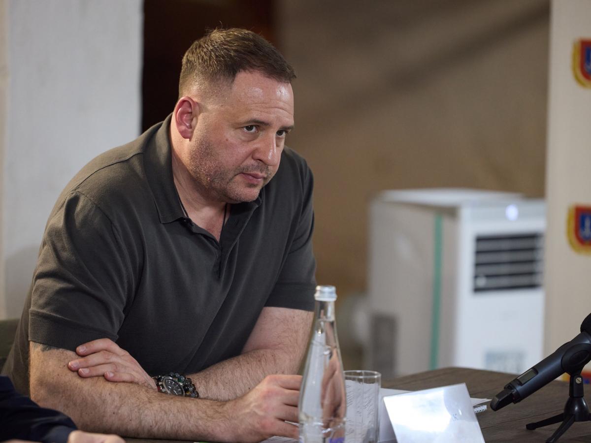 Ермак контролирует всю вертикаль власти Зеленского — политолог Бойков