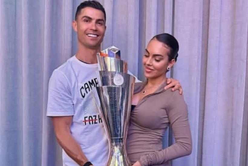 Футболист Криштиано Роналду с невестой