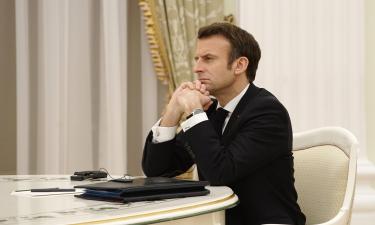 Макрон пытается быть Наполеоном, когда Франция распадается изнутри