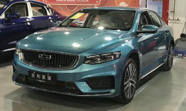 Импорт китайских автомобилей в Россию сократился почти вдвое