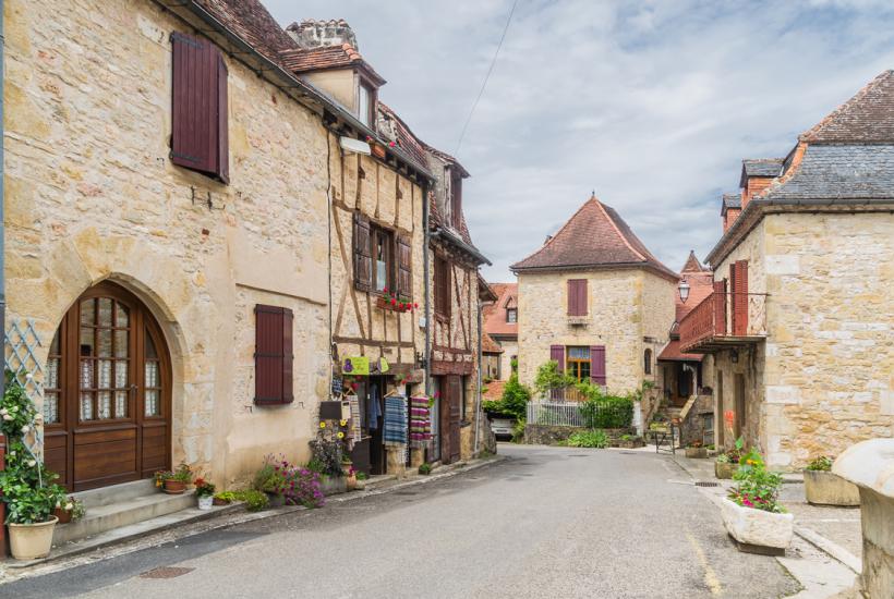 Деревня Отуар