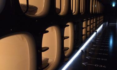 Первый капсульный отель открылся в Осаке в 1979 году — архитекторы