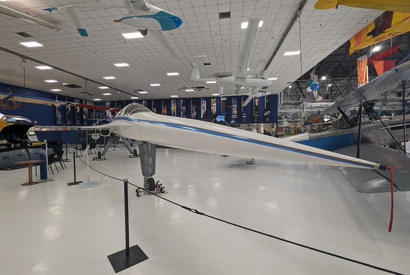 Макет крыльев Boom XB-1