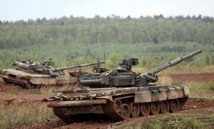 В Сети появилось видео эшелона с белорусскими танками на вокзале в Орше