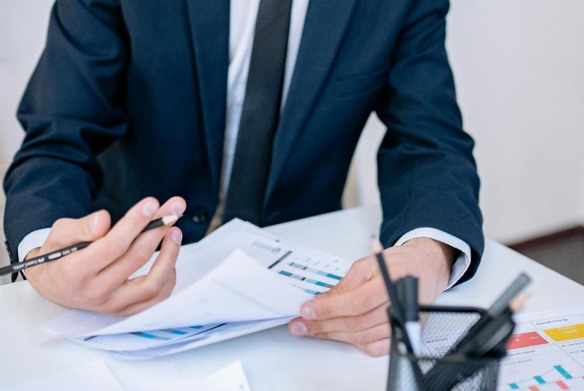 Работа на одном месте годами стала худшей стратегией дохода — эксперт Селезнев