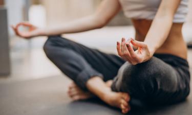 Сидите вот так 5 минут в день — и тело начнёт меняться прямо на глазах