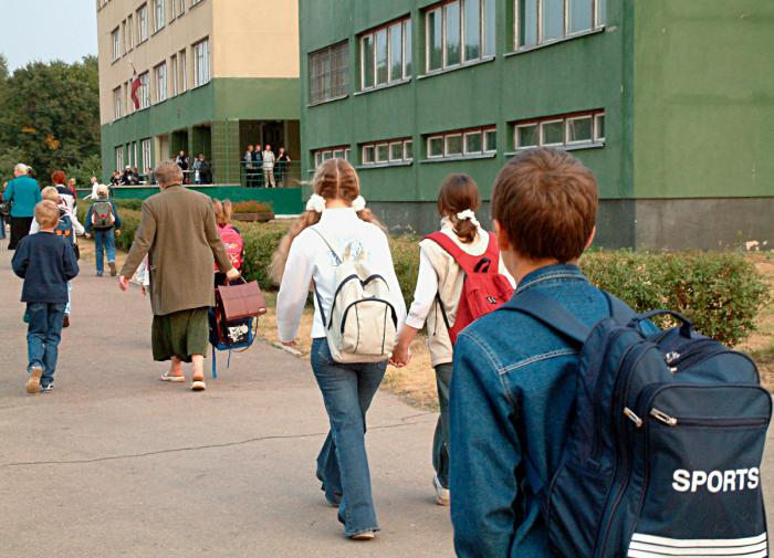 Раннее пробуждение связали с мигренью у школьников