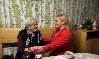 Ирина Пегова опубликовала селфи с Алисой Фрейндлих