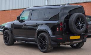 Внедорожник чемпиона "Шелкового пути" Рудского почти упал в пропасть