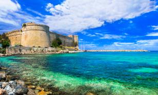 Кипрский чиновник заразился "ковидом" после вакцинации